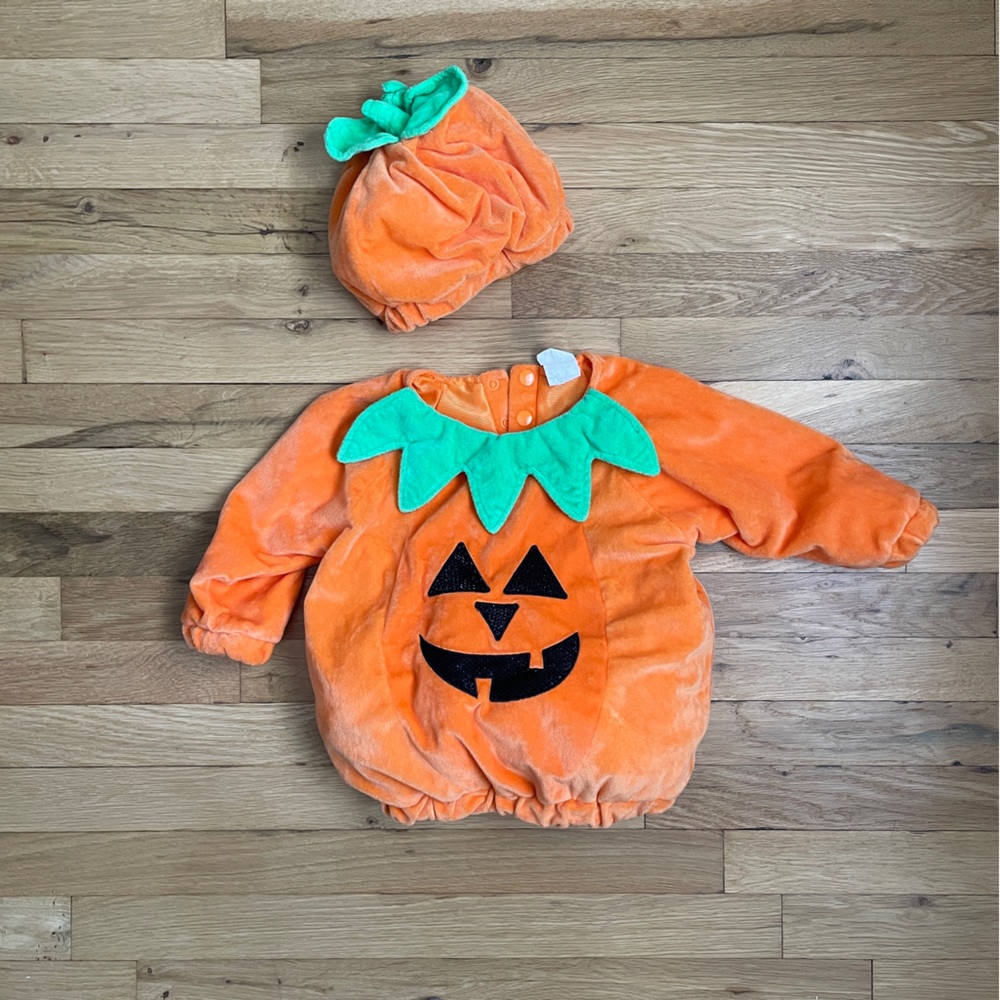 Baby Pumpkin Halloween Costume Pullover
Top with Hat 12-18M